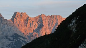 Karwendelwand bei Sonnenuntergang